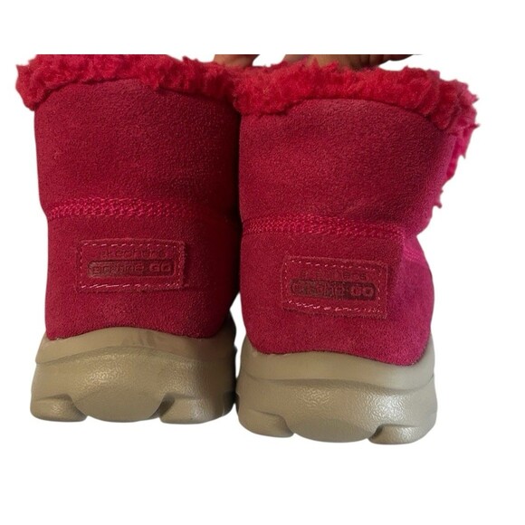 Skechers Go Walk Suede Faux Fru Boots Red Slip On Ankle Bootie Womens Size 7 - Picture 11 of 15